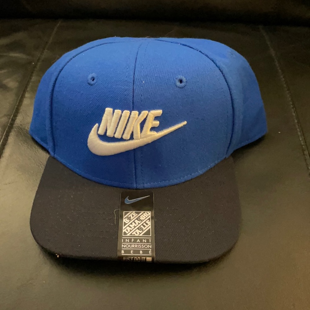 Nike infant hat NWT